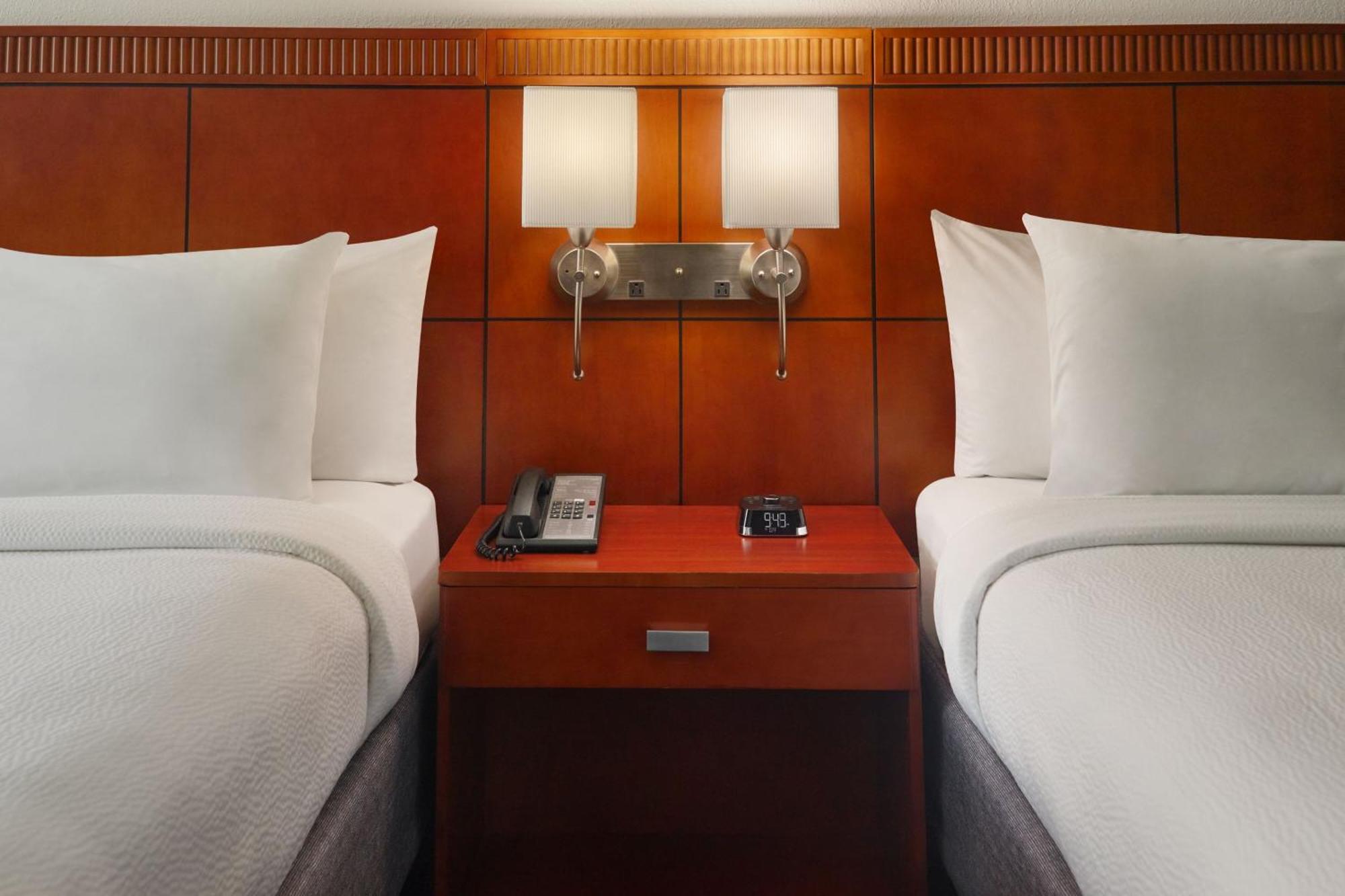 คอร์ทยาร์ด ออกัสตา Hotel ภายนอก รูปภาพ