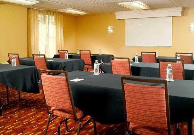 คอร์ทยาร์ด ออกัสตา Hotel ภายนอก รูปภาพ
